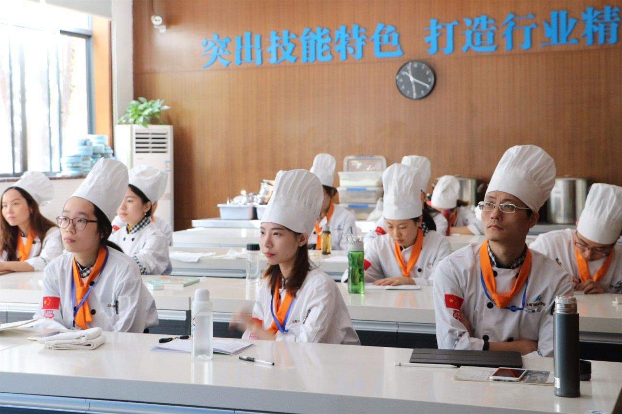 哪里可以学面点培训(哪里可以学面点培训班)