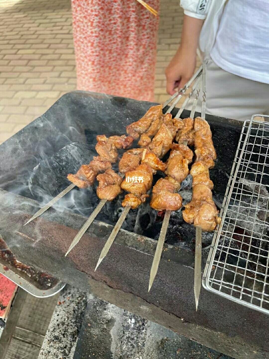 哪个地方可以自己做烧烤(哪个地方可以自己做烧烤吃)